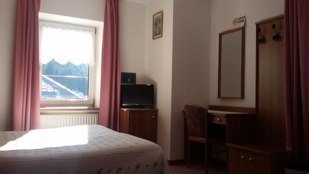Albergo Alpino Arraba Exterior foto